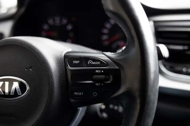 Kia Rio (2017) thumbnail 17