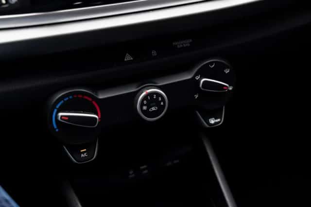 Kia Rio (2017) thumbnail 29