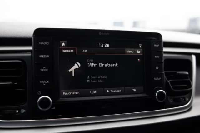 Kia Rio (2017) thumbnail 32