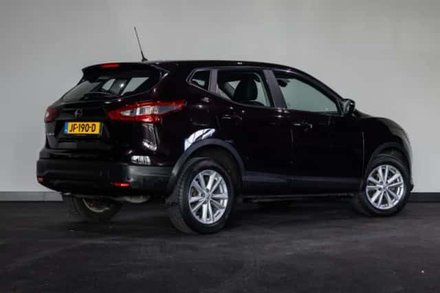 Nissan Qashqai (2016) thumbnail 3