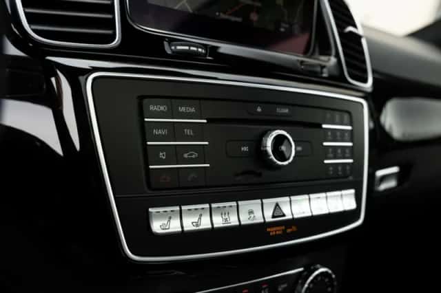 Mercedes-Benz GLE (2018) thumbnail 24