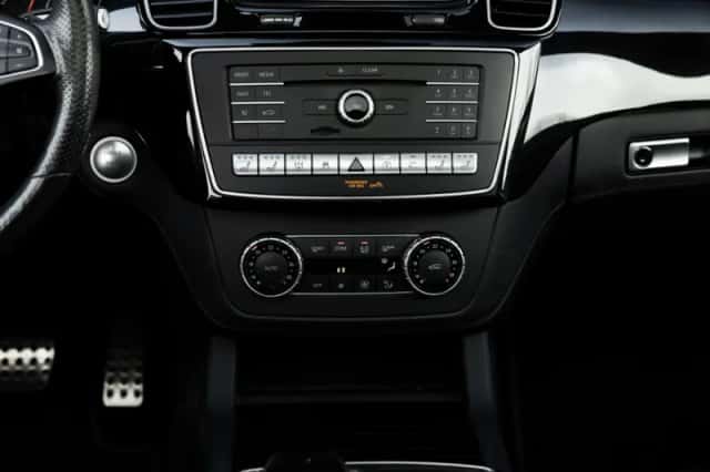 Mercedes-Benz GLE (2018) thumbnail 31