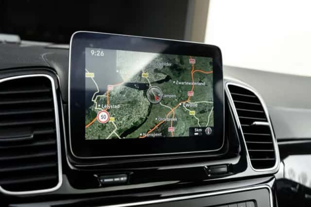 Mercedes-Benz GLE (2018) thumbnail 33