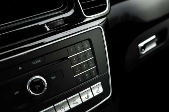 Mercedes-Benz GLE (2018) thumbnail 45