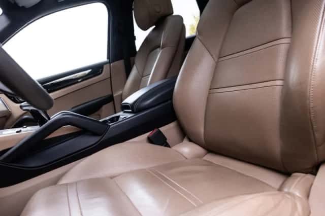 Porsche Cayenne (2018) thumbnail 4