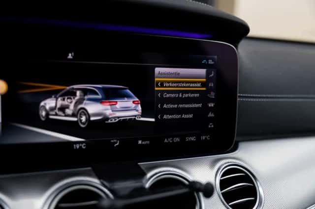 Mercedes-Benz E-Klasse (2018) thumbnail 43