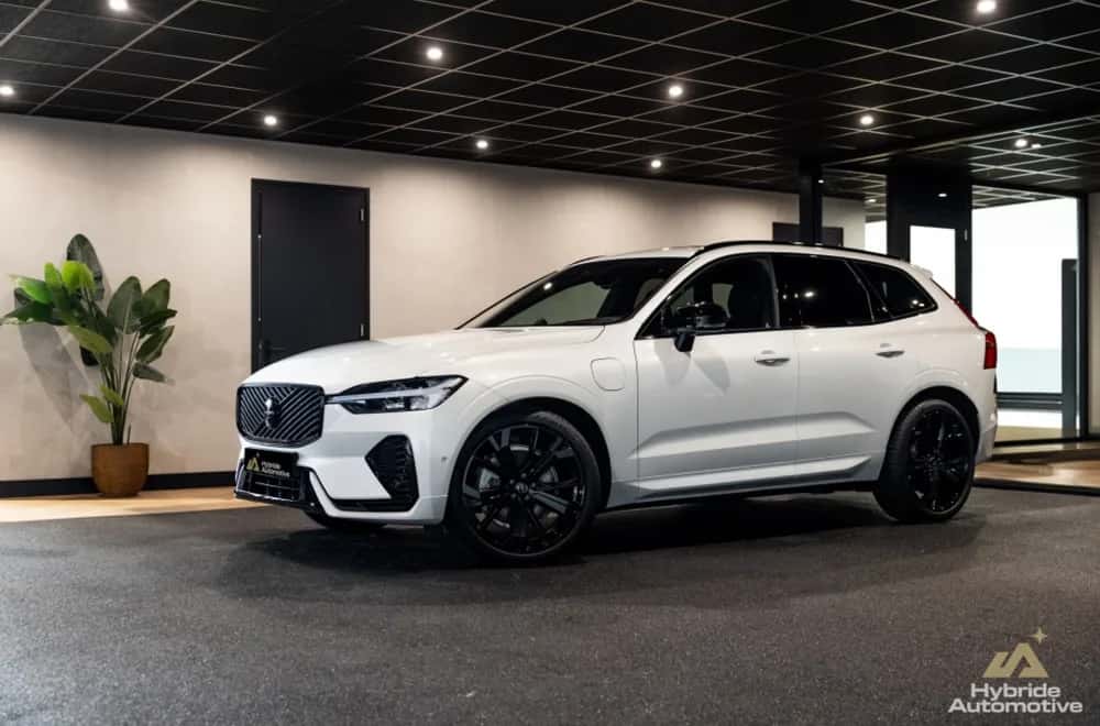 Volvo XC60 (2025) — foto 1