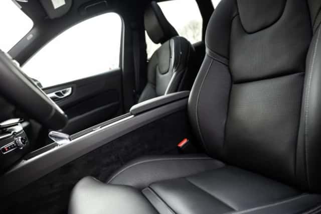 Volvo XC60 (2025) thumbnail 4