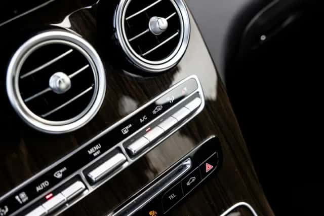 Mercedes-Benz GLC-Klasse (2015) thumbnail 36
