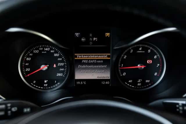Mercedes-Benz GLC-Klasse (2015) thumbnail 43