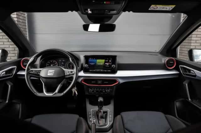 SEAT Ibiza (2023) thumbnail 2