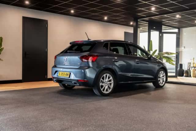 SEAT Ibiza (2023) thumbnail 3
