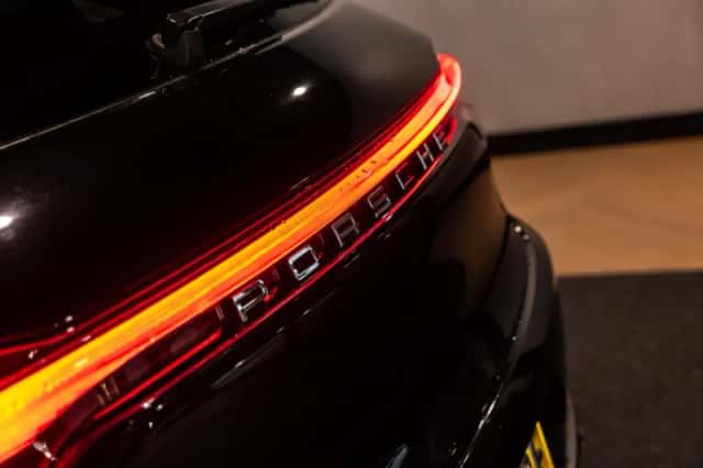 Porsche Macan (2019) thumbnail 21