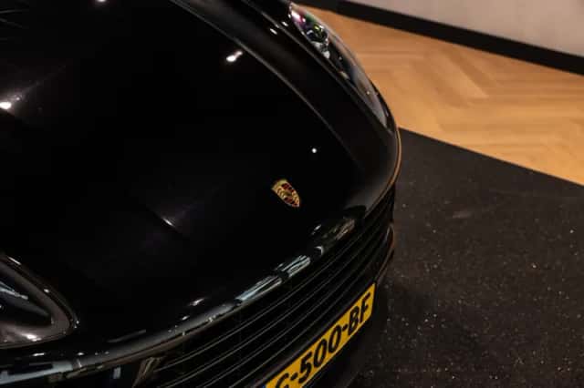 Porsche Macan (2019) thumbnail 25
