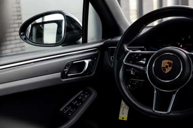 Porsche Macan (2019) thumbnail 27