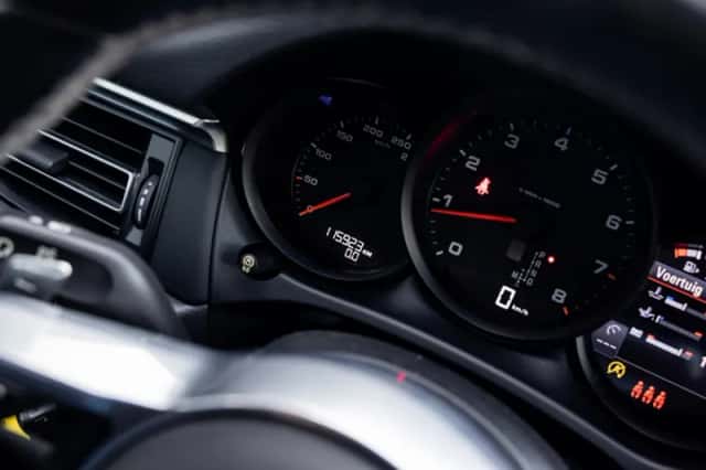 Porsche Macan (2019) thumbnail 34