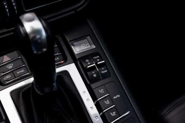 Porsche Macan (2019) thumbnail 45