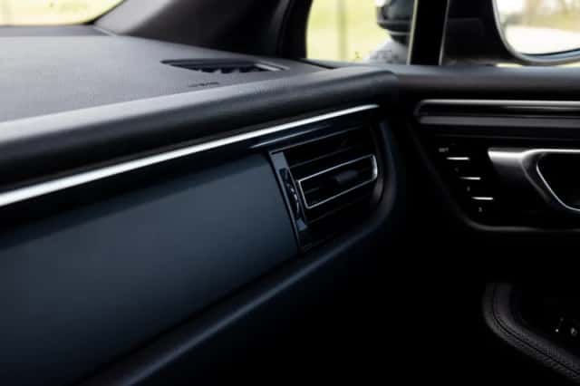 Porsche Macan (2019) thumbnail 50
