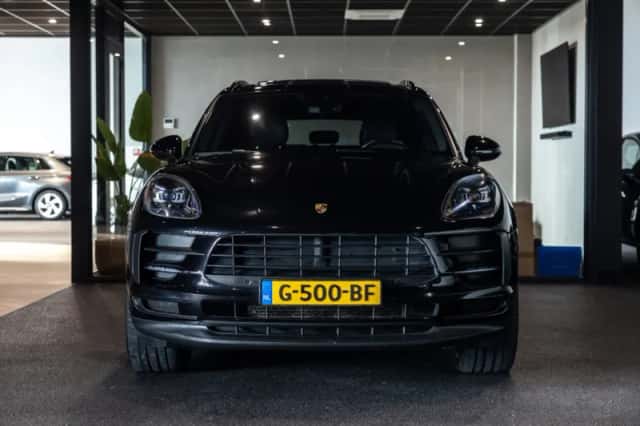 Porsche Macan (2019) thumbnail 8