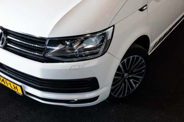 Volkswagen California (2017) thumbnail 18