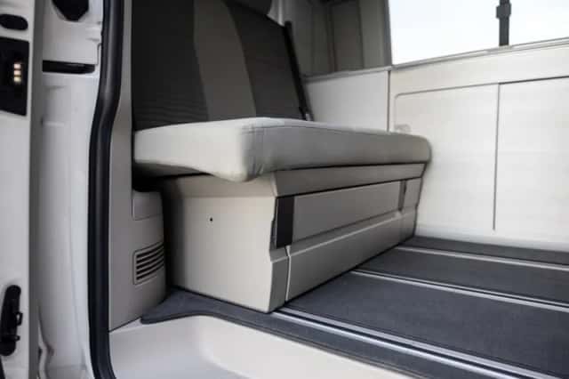 Volkswagen California (2017) thumbnail 19