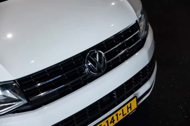 Volkswagen California (2017) thumbnail 20