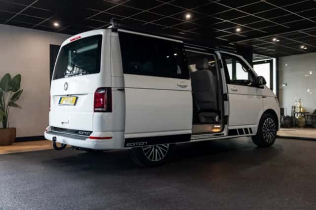 Volkswagen California (2017) thumbnail 3
