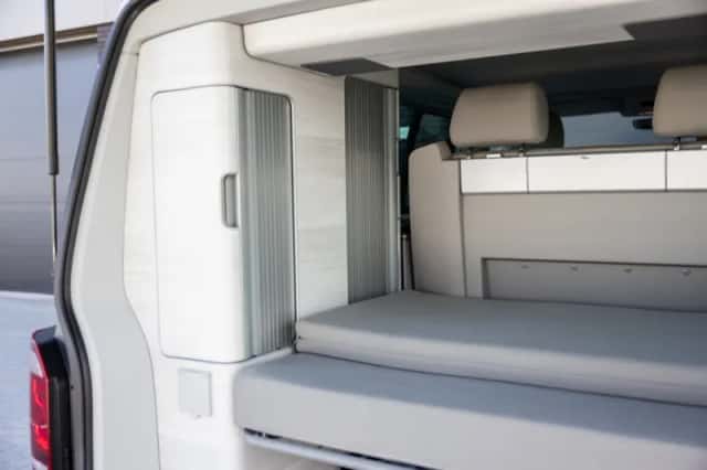 Volkswagen California (2017) thumbnail 26