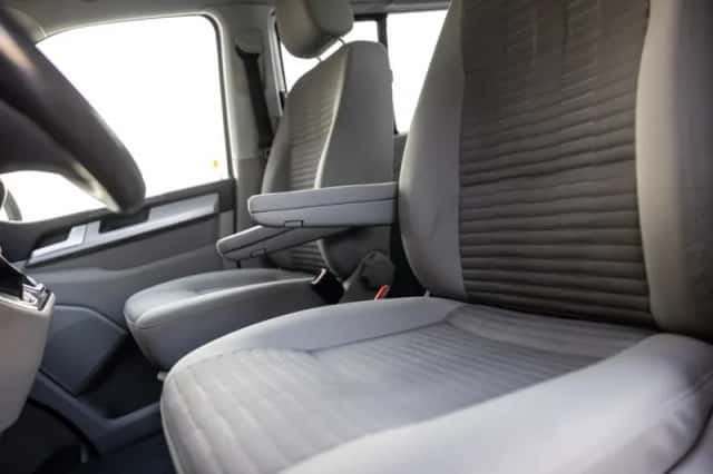 Volkswagen California (2017) thumbnail 4