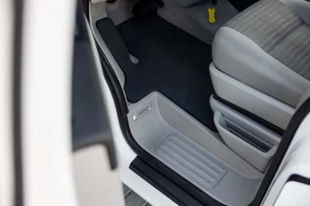 Volkswagen California (2017) thumbnail 37