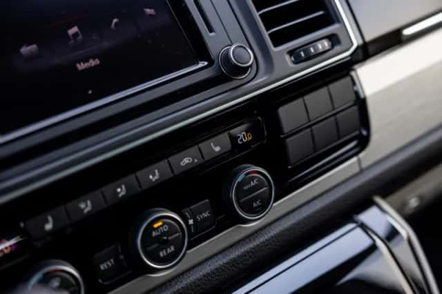 Volkswagen California (2017) thumbnail 57