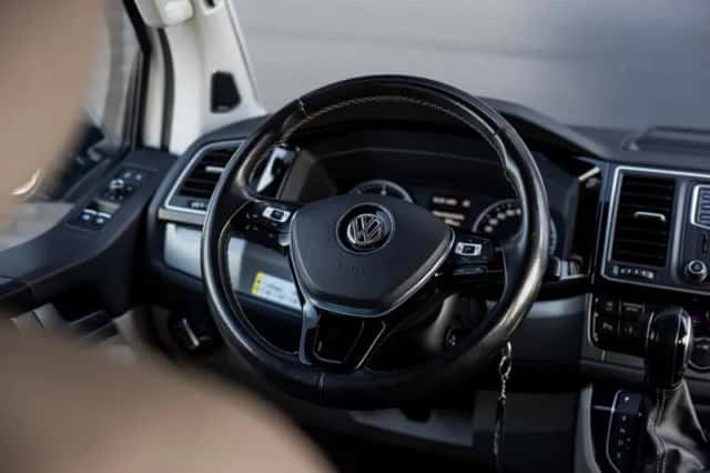 Volkswagen California (2017) thumbnail 9