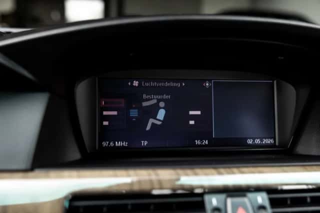 BMW 5-Serie (2005) thumbnail 38