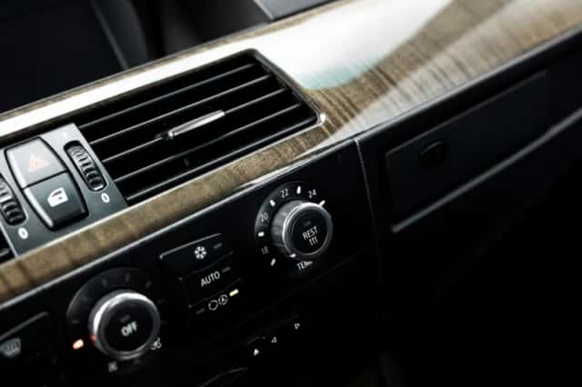 BMW 5-Serie (2005) thumbnail 40
