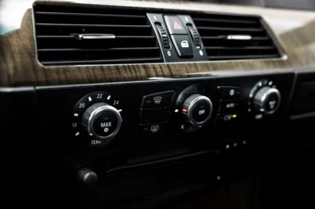 BMW 5-Serie (2005) thumbnail 42