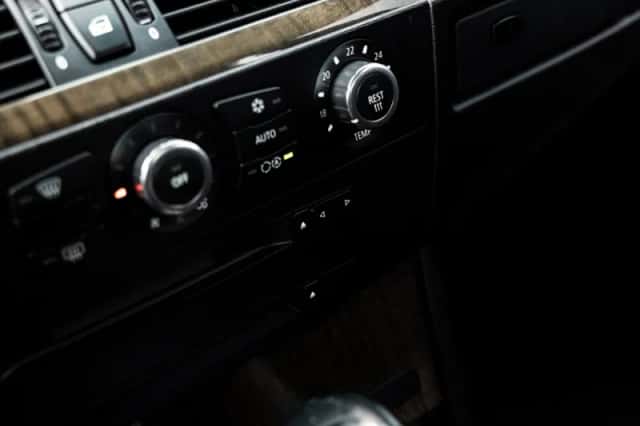 BMW 5-Serie (2005) thumbnail 43