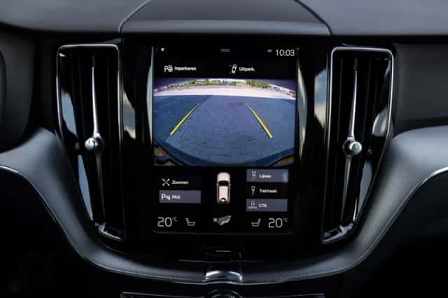 Volvo XC60 (2017) thumbnail 18
