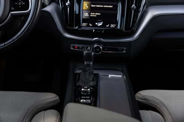 Volvo XC60 (2017) thumbnail 21