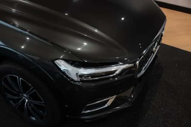 Volvo XC60 (2017) thumbnail 22