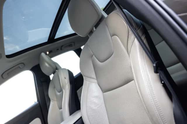 Volvo XC60 (2017) thumbnail 5