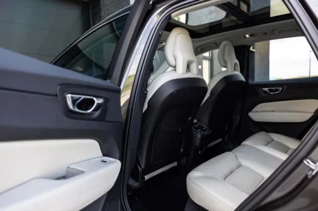 Volvo XC60 (2017) thumbnail 6