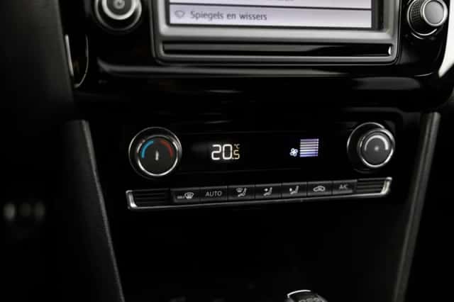Volkswagen Polo (2017) thumbnail 24