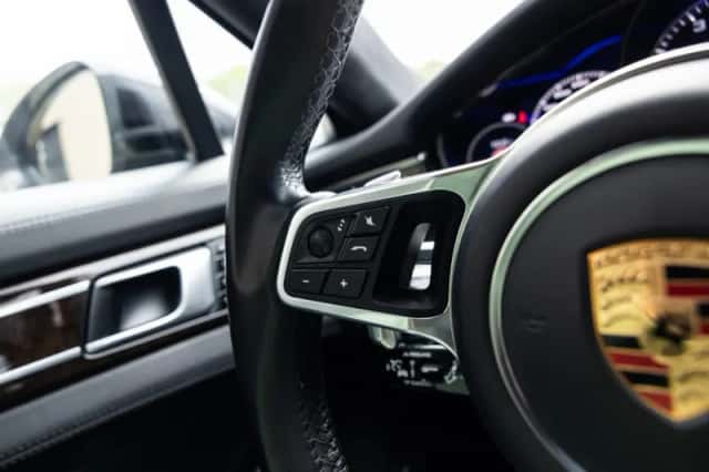 Porsche Panamera (2018) thumbnail 17