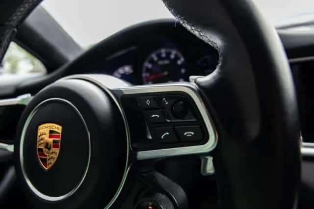 Porsche Panamera (2018) thumbnail 18