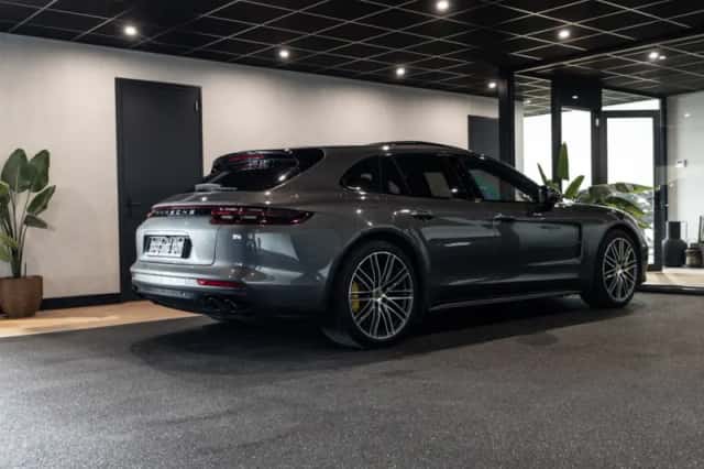 Porsche Panamera (2018) thumbnail 3