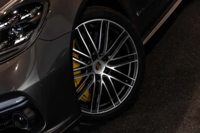 Porsche Panamera (2018) thumbnail 21