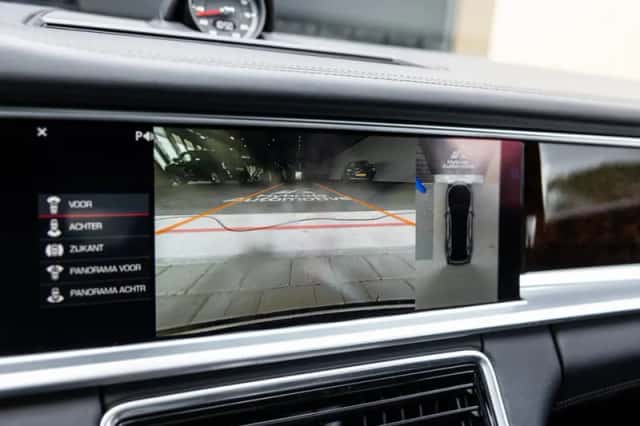 Porsche Panamera (2018) thumbnail 28