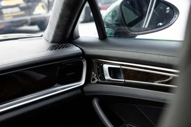Porsche Panamera (2018) thumbnail 34