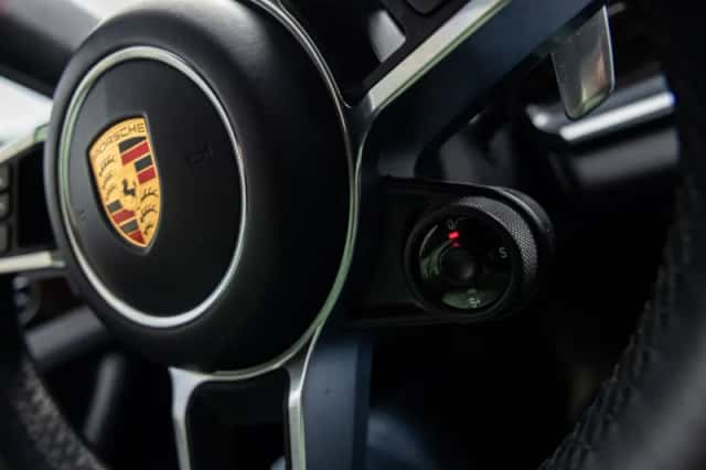 Porsche Panamera (2018) thumbnail 41