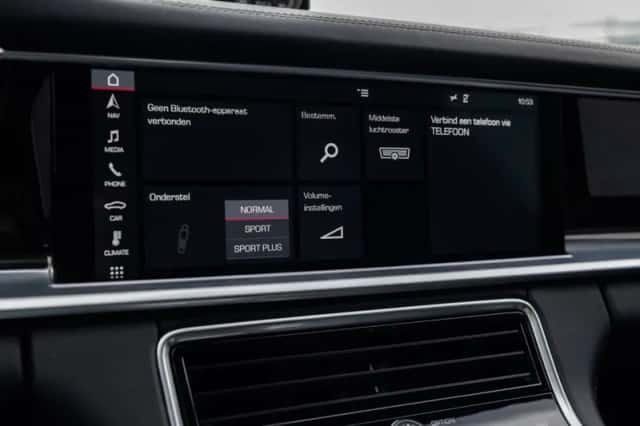 Porsche Panamera (2018) thumbnail 43